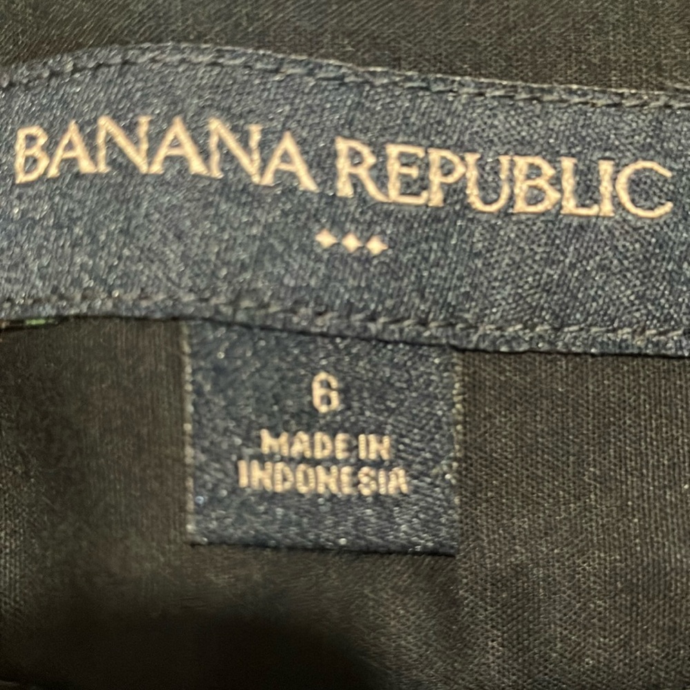 Banana Republic Black Pencil Mini Skirt with Slit - Picture 2 of 12
